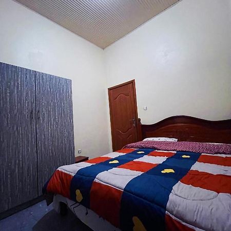 Zeo Airbnb - Cheap Apartment In คิกาลี ภายนอก รูปภาพ