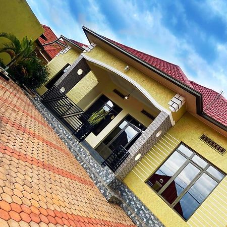 Zeo Airbnb - Cheap Apartment In คิกาลี ภายนอก รูปภาพ