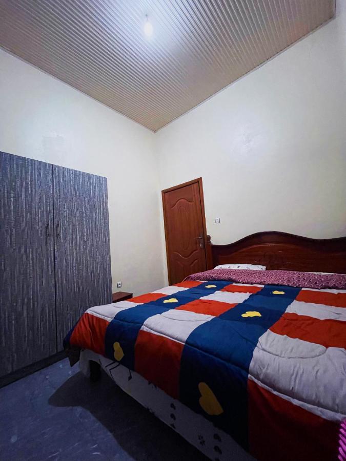 Zeo Airbnb - Cheap Apartment In คิกาลี ภายนอก รูปภาพ