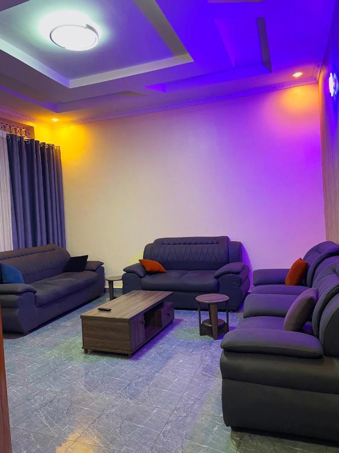 Zeo Airbnb - Cheap Apartment In คิกาลี ภายนอก รูปภาพ