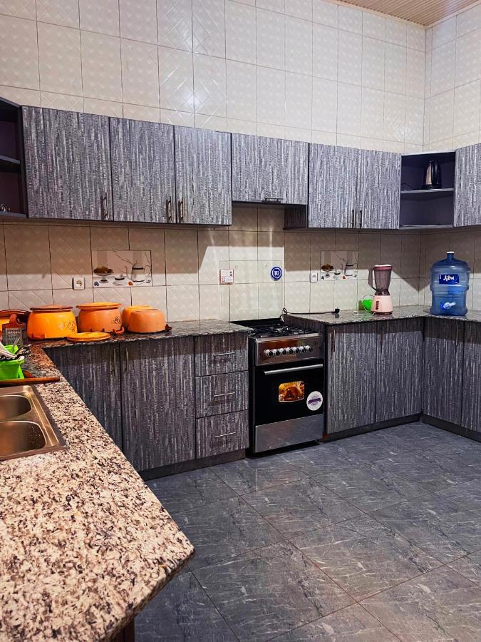 Zeo Airbnb - Cheap Apartment In คิกาลี ภายนอก รูปภาพ