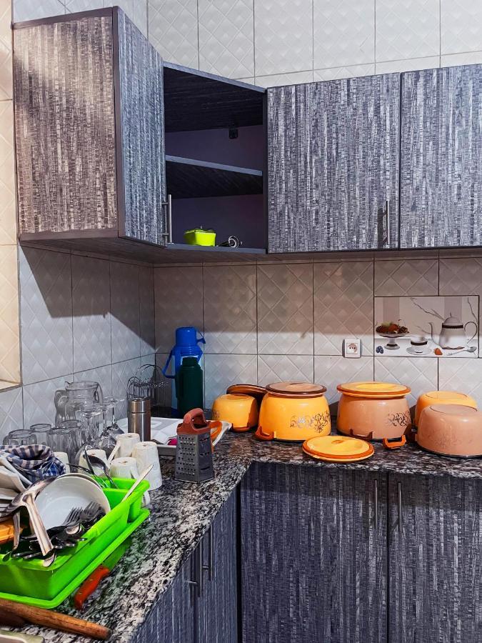 Zeo Airbnb - Cheap Apartment In คิกาลี ภายนอก รูปภาพ